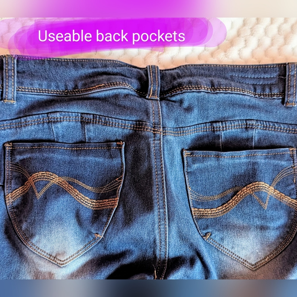 Hot kiss size 9 Capri, crop style jeans with faded blue denim look, GUC - Picture 11 of 13